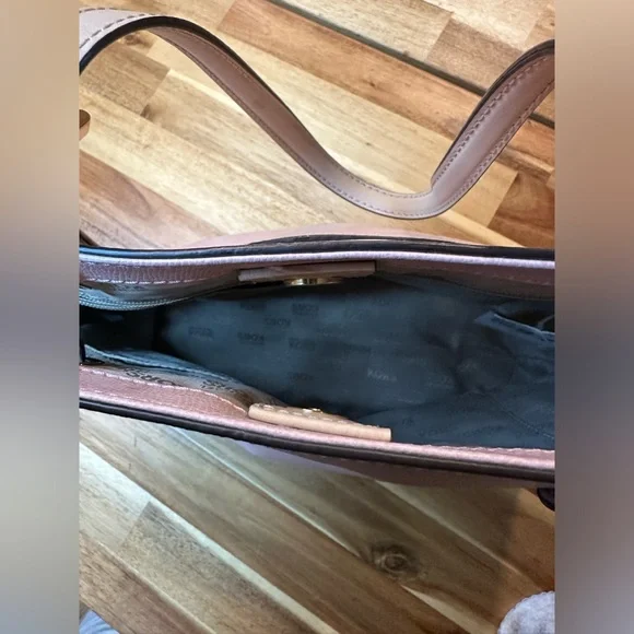 Michael Kors Jetset  Saffiano Leather Soft Satchel Purse Shoulder Handbag| NWT - Picture 10 of 14